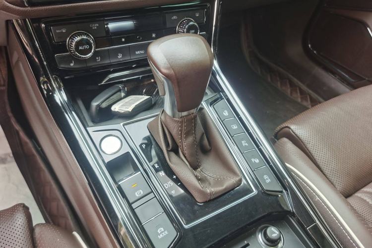 Used Volkswagen Phideon 2021 380TSI Prestige Edition Interior 3