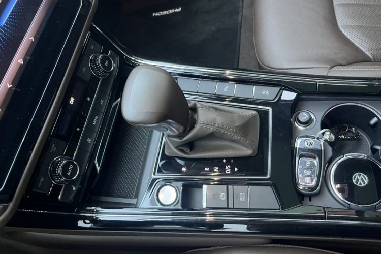 Used Volkswagen Phideon 2021 380TSI Luxury Edition Interior 3