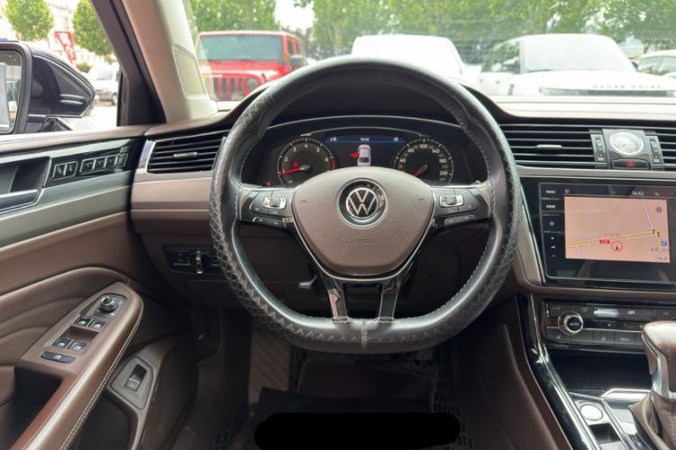 Used Volkswagen Phideon 2021 380TSI Luxury Edition Interior 3