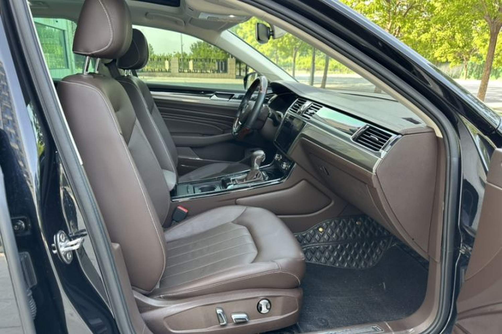 Used Volkswagen Phideon 2021 380TSI Luxury Edition Interior 3