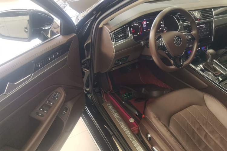 Used Volkswagen Phideon 2021 380TSI Luxury Edition Interior 3