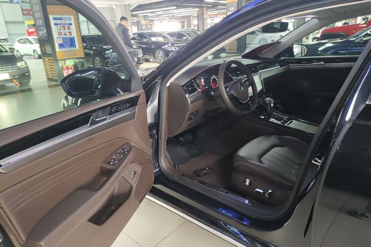 Used Volkswagen Phideon 2021 380TSI Luxury Edition Interior 3