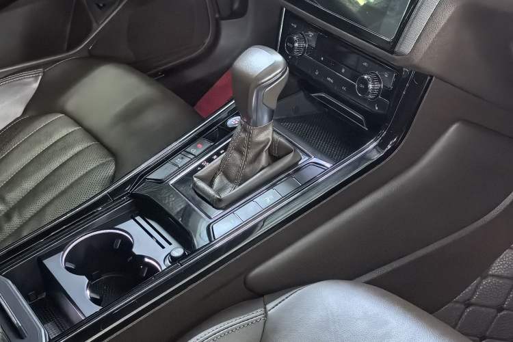 Used Volkswagen Phideon 2021 380TSI Luxury Edition Interior 3