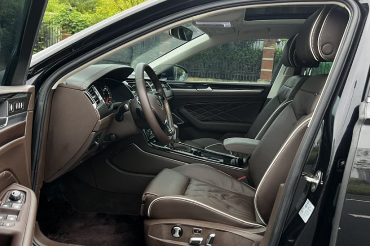 Used Volkswagen Phideon 2021 380TSI Prestige Edition Interior 3