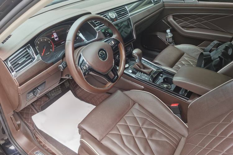 Used Volkswagen Phideon 2021 380TSI Prestige Edition Interior 4
