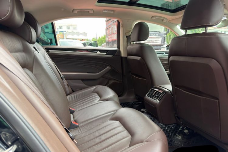 Used Volkswagen Phideon 2021 380TSI Luxury Edition Interior 4