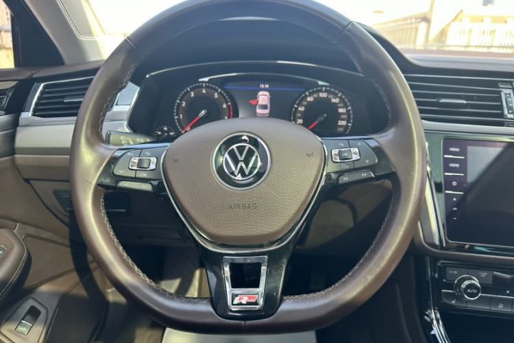 Used Volkswagen Phideon 2021 380TSI Luxury Edition Interior 4