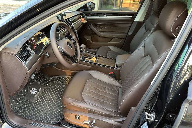 Used Volkswagen Phideon 2021 380TSI Luxury Edition Interior 4