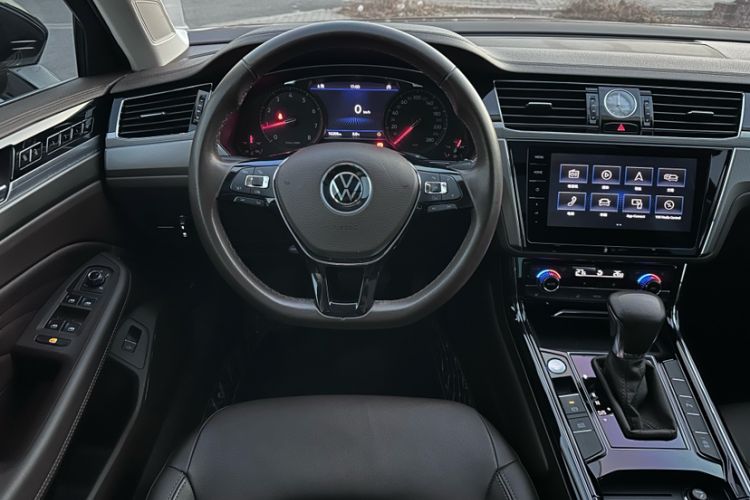 Used Volkswagen Phideon 2021 380TSI Luxury Edition Interior 4