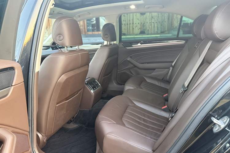 Used Volkswagen Phideon 2021 380TSI Luxury Edition Interior 4