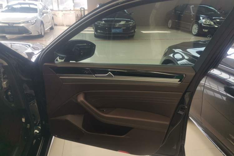 Used Volkswagen Phideon 2021 380TSI Luxury Edition Interior 5