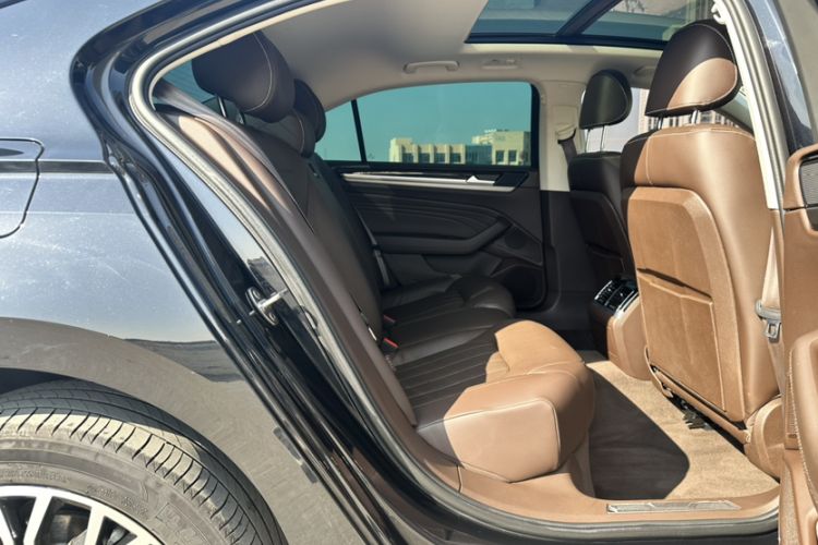 Used Volkswagen Phideon 2021 380TSI Luxury Edition Interior 5
