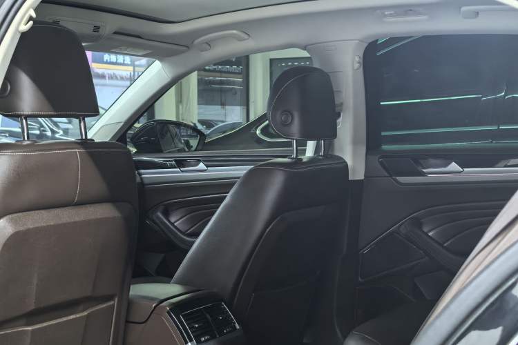 Used Volkswagen Phideon 2021 380TSI Luxury Edition Interior 5