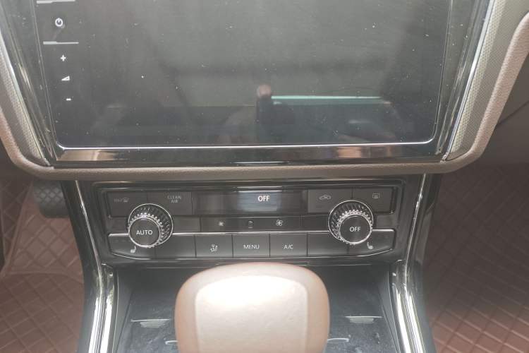 Used Volkswagen Phideon 2021 380TSI Luxury Edition Interior 5