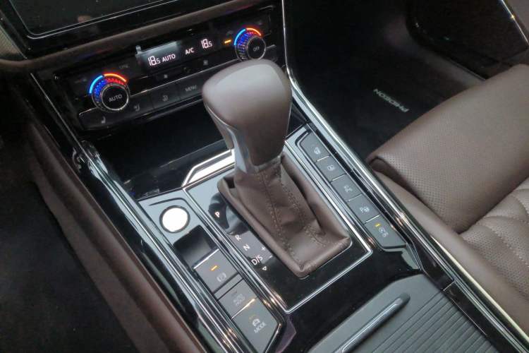 Used Volkswagen Phideon 2021 380TSI Luxury Edition Interior 6