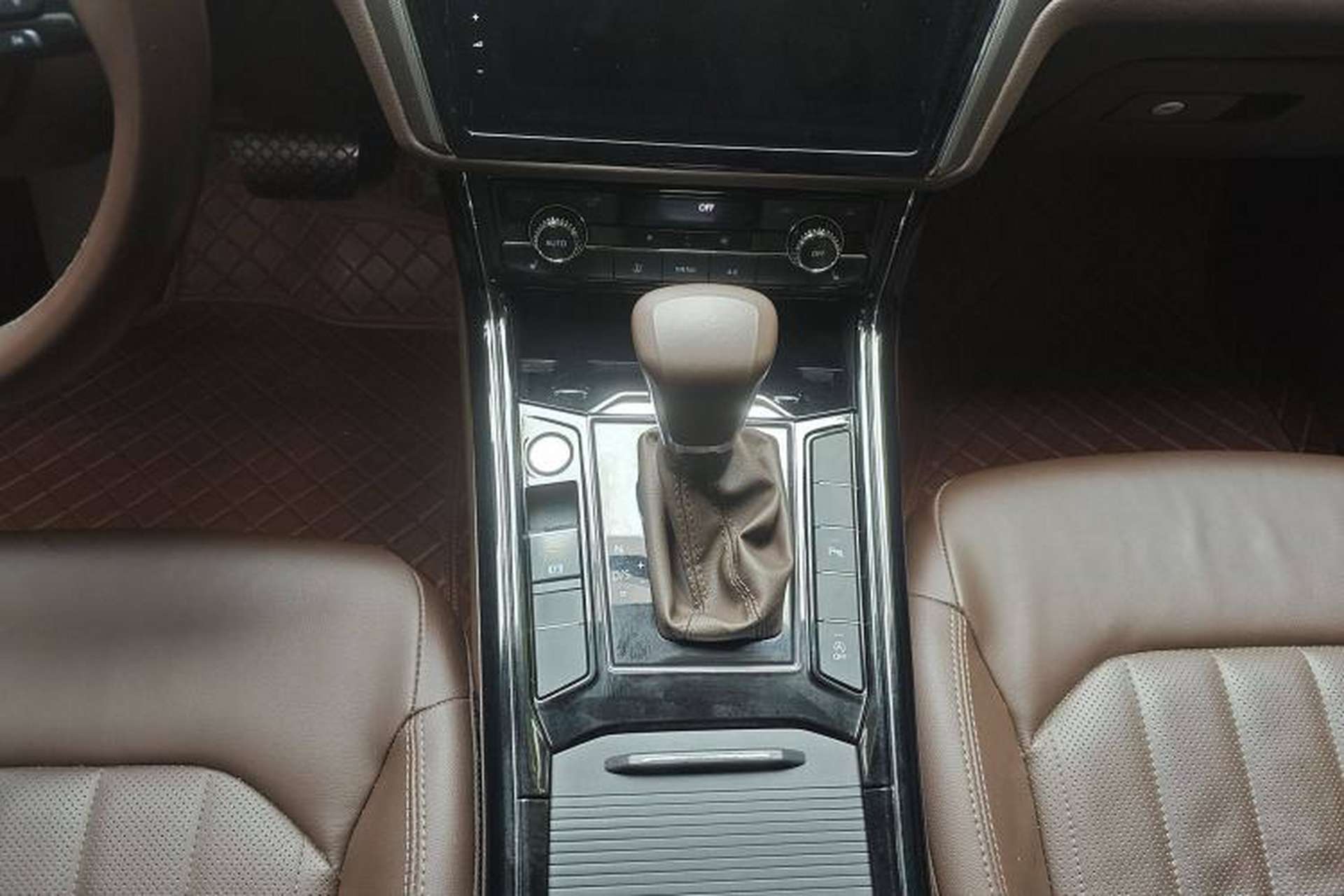 Used Volkswagen Phideon 2021 380TSI Luxury Edition Interior 6
