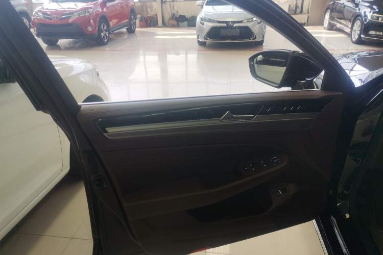 Used Volkswagen Phideon 2021 380TSI Luxury Edition Interior 7