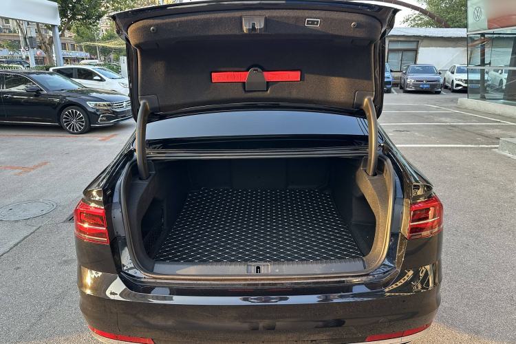 Used Volkswagen Phideon 2021 380TSI Luxury Edition Interior 7