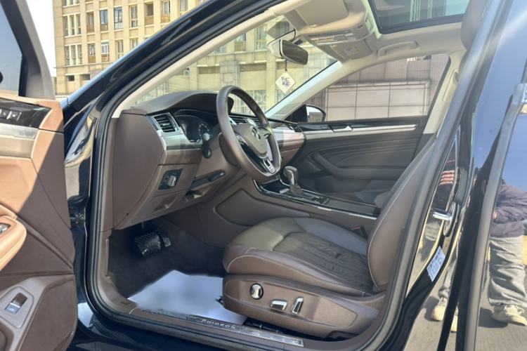 Used Volkswagen Phideon 2021 380TSI Luxury Edition Interior 7