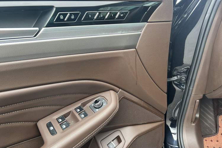Used Volkswagen Phideon 2021 380TSI Luxury Edition Interior 8