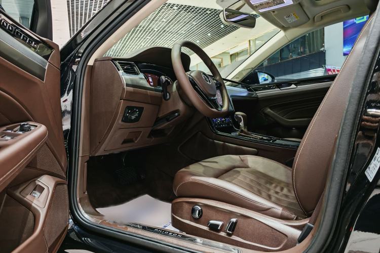 Used Volkswagen Phideon 2021 380TSI Luxury Edition Interior 8