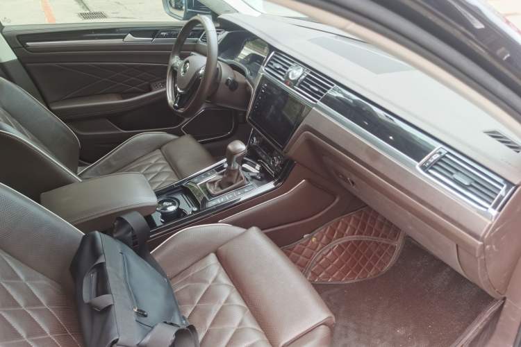 Used Volkswagen Phideon 2021 380TSI Prestige Edition Interior 8