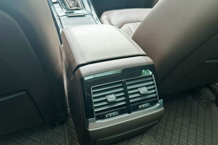 Used Volkswagen Phideon 2021 380TSI Luxury Edition Interior 8
