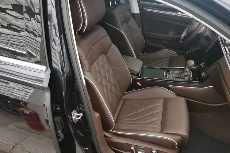 Used Volkswagen Phideon 2021 380TSI Flagship Edition Interior 8