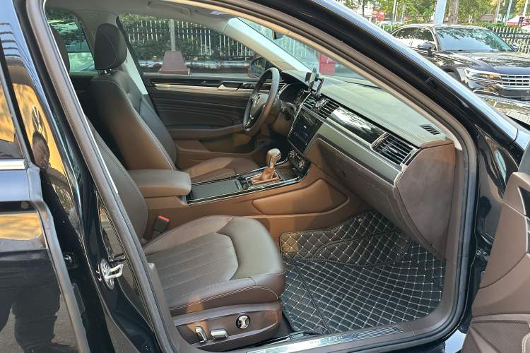 Used Volkswagen Phideon 2021 380TSI Luxury Edition Interior 8