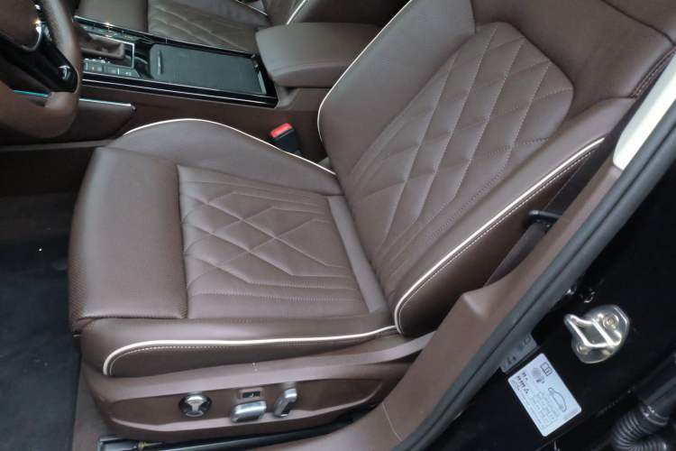 Used Volkswagen Phideon 2021 380TSI Luxury Edition Interior 8