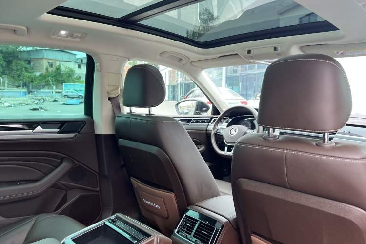 Used Volkswagen Phideon 2021 380TSI Luxury Edition Interior 9