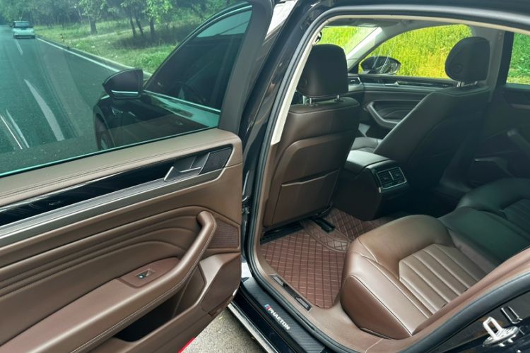Used Volkswagen Phideon 2021 380TSI Luxury Edition Interior 9