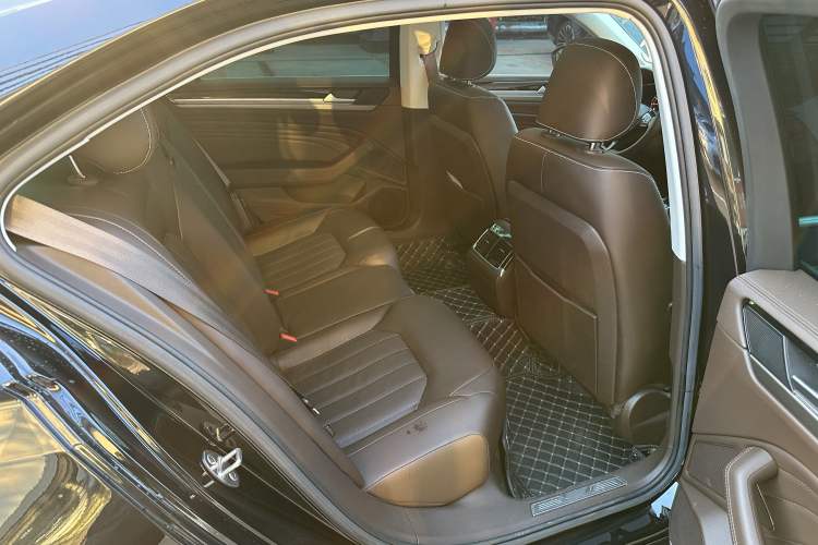 Used Volkswagen Phideon 2021 380TSI Luxury Edition Interior 9