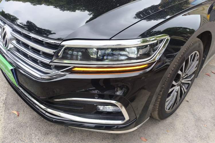 Used Volkswagen Phideon 2021 380TSI Luxury Edition Left Front Headlight