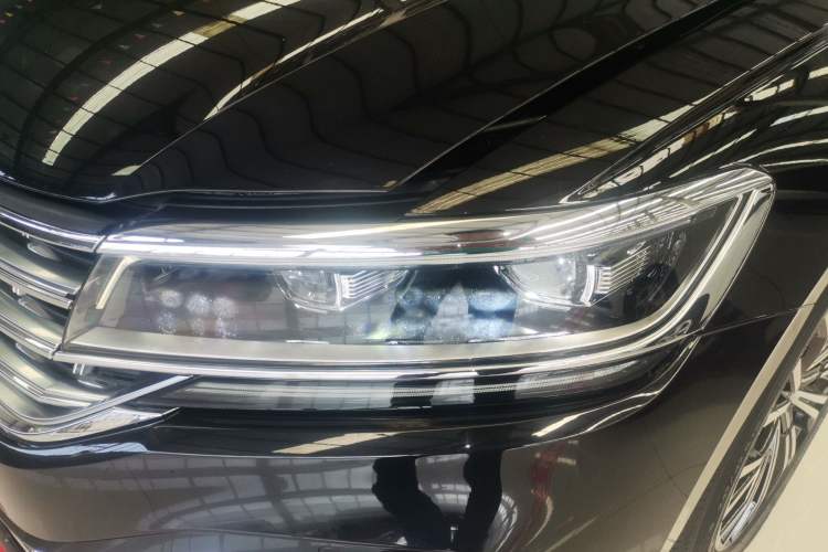Used Volkswagen Phideon 2021 380TSI Luxury Edition Left Front Headlight