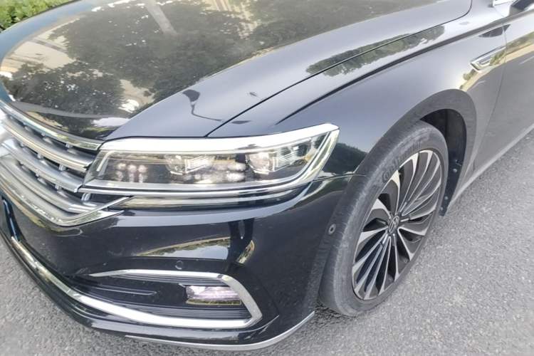 Used Volkswagen Phideon 2021 380TSI Prestige Edition Left Front Headlight