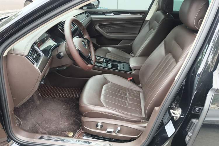 Used Volkswagen Phideon 2021 380TSI Luxury Edition Left Front Seat