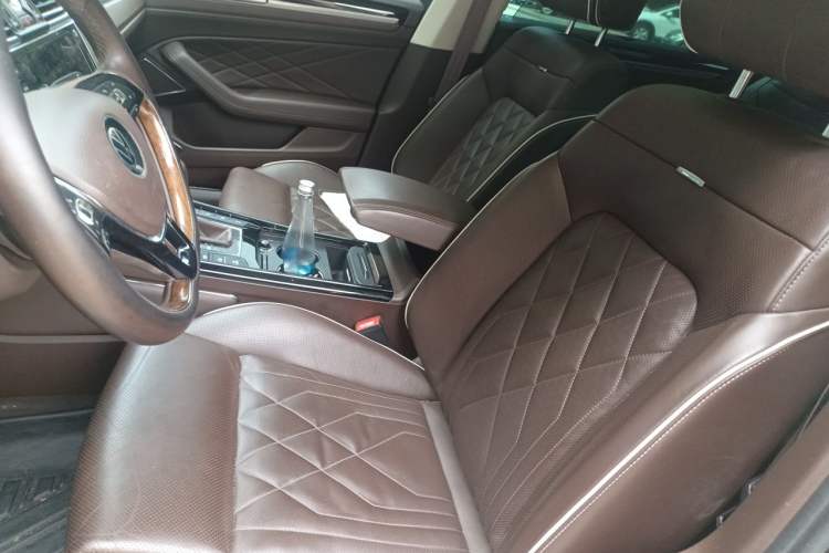 Used Volkswagen Phideon 2021 380TSI Prestige Edition Left Front Seat