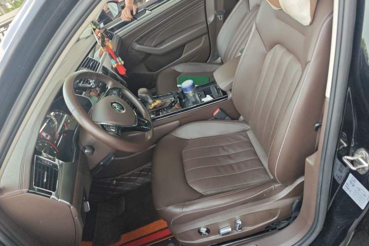 Used Volkswagen Phideon 2021 380TSI Luxury Edition Left Front Seat