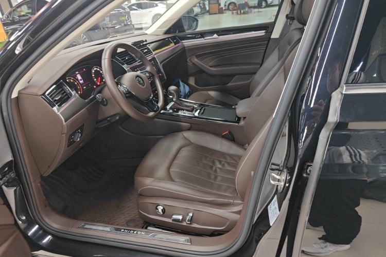 Used Volkswagen Phideon 2021 380TSI Luxury Edition Left Front Seat