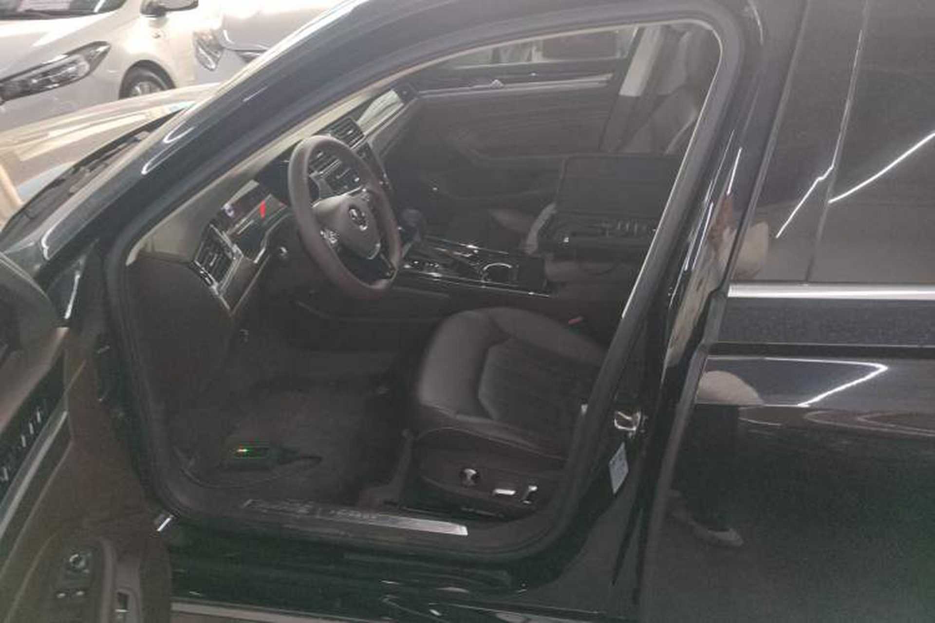 Used Volkswagen Phideon 2021 380TSI Luxury Edition Left Front Seat