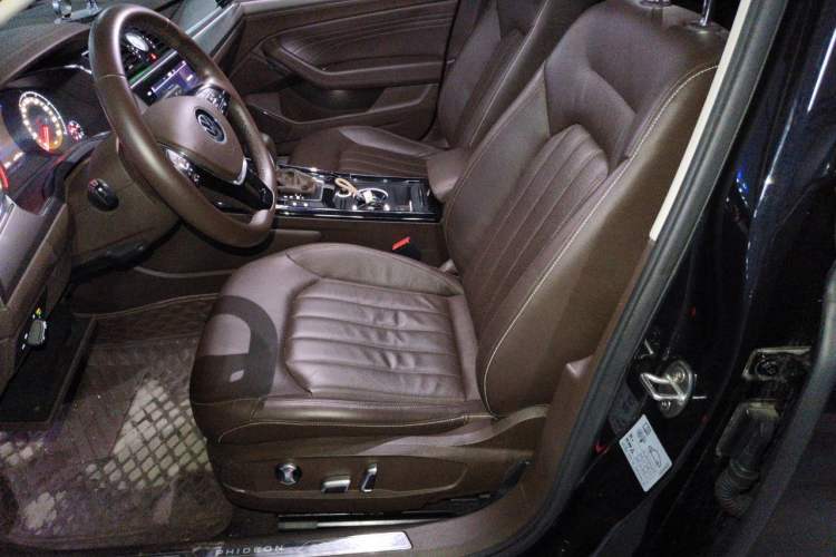 Used Volkswagen Phideon 2021 380TSI Luxury Edition Left Front Seat