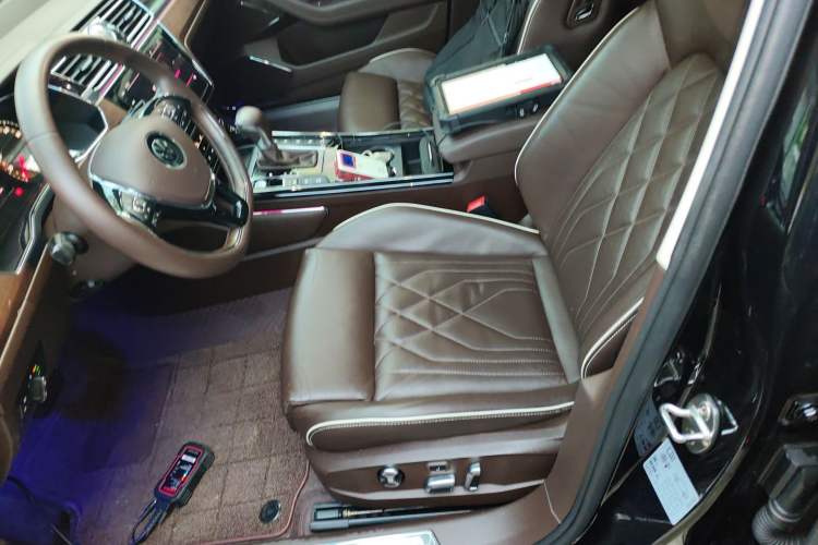 Used Volkswagen Phideon 2021 380TSI Prestige Edition Left Front Seat