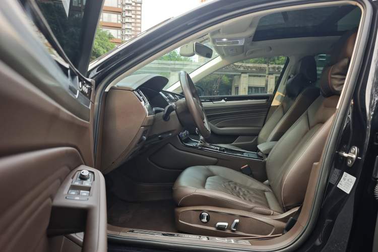 Used Volkswagen Phideon 2021 380TSI Luxury Edition Left Front Seat