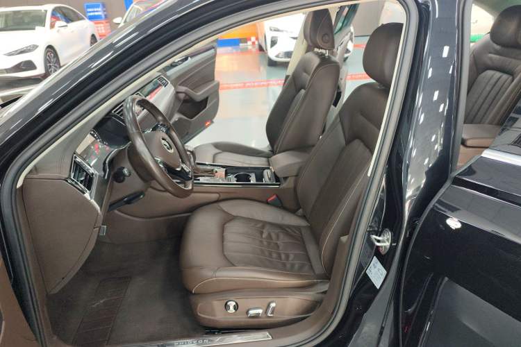 Used Volkswagen Phideon 2021 380TSI Luxury Edition Left Front Seat