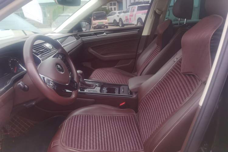 Used Volkswagen Phideon 2021 380TSI Luxury Edition Left Front Seat