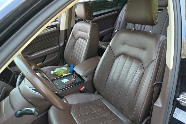 Used Volkswagen Phideon 2021 380TSI Luxury Edition Left Front Seat