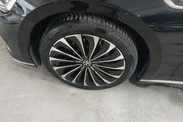 Used Volkswagen Phideon 2021 380TSI Flagship Edition Left Front Wheel Hub