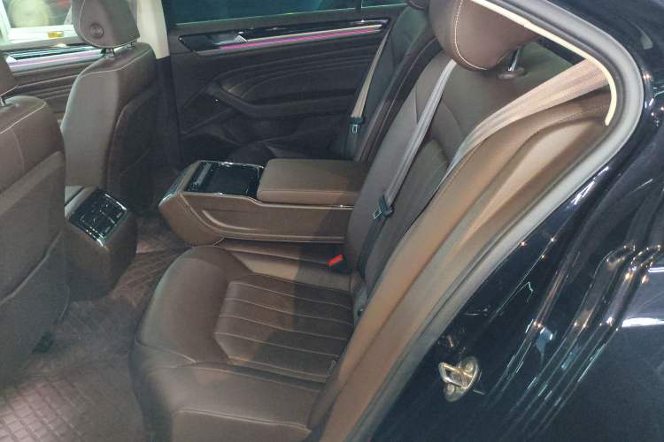 Used Volkswagen Phideon 2021 380TSI Luxury Edition Left Rear Seat