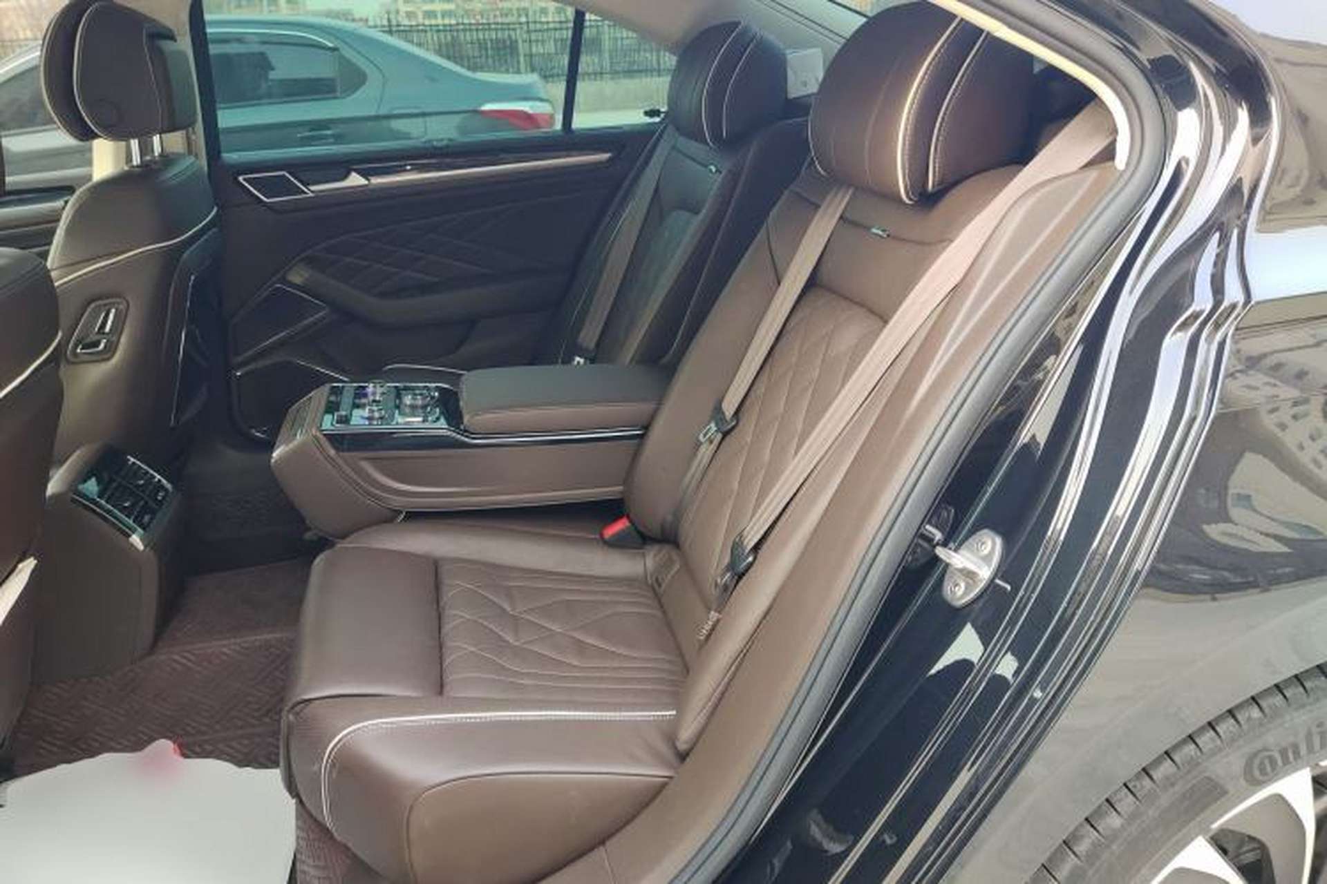 Used Volkswagen Phideon 2021 380TSI Prestige Edition Left Rear Seat